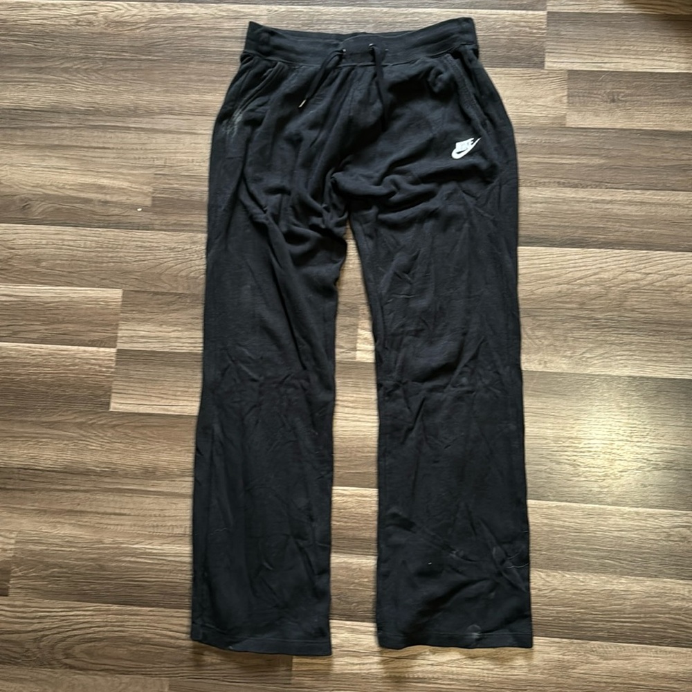 Black Nike sweatpants women’s size medium